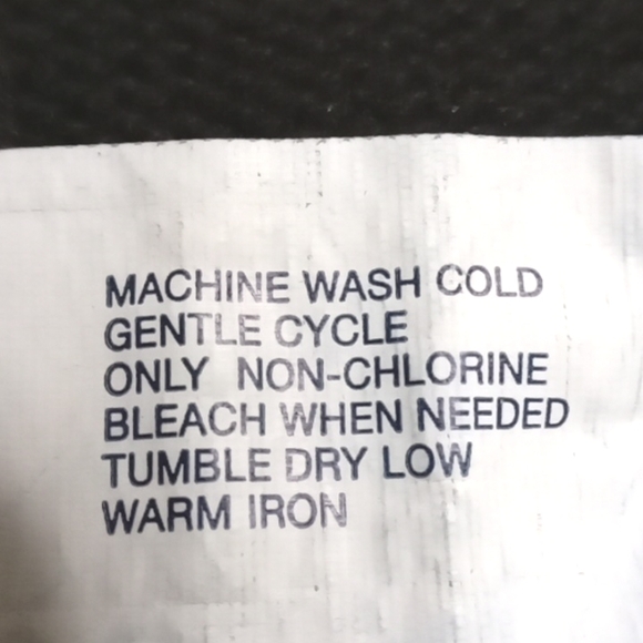 Baby Gap sweater in black with a grey Union Jack Us 2T - Picture 4 of 4